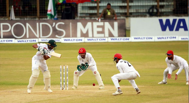 বৃষ্টি-রোদ্দুর খেলা শেষে মাঠে বাংলাদেশ-আফগানিস্তান