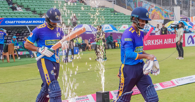 নোয়াখালীর বিদায় নিশ্চিত করে চূড়ায় চট্টগ্রাম