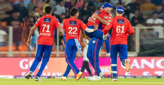 তলানির দিল্লির কাছে টেবিল টপার গুজরাটের হার