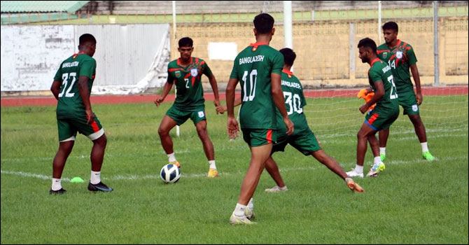 এশিয়ান গেমস: ভারতের বিপক্ষে বিতর্কিত পেনাল্টিতে হারলো বাংলাদেশ