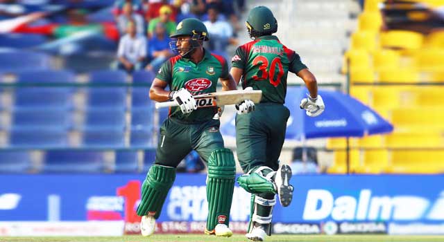 রিয়াদ-ইমরুলের ব্যাটে বাংলাদেশের সংগ্রহ ২৪৯