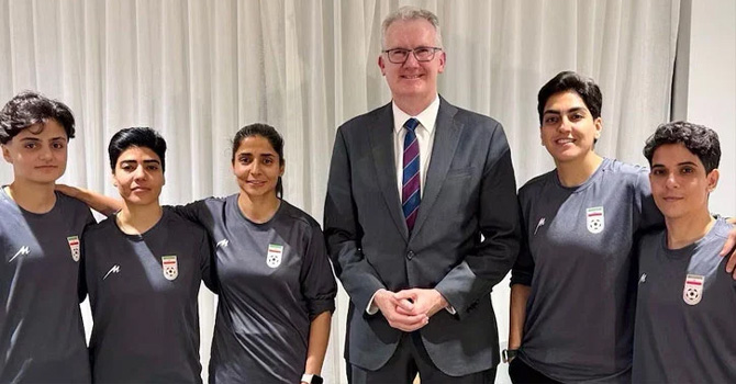 অস্ট্রেলিয়া থেকে দেশে ফিরতে চান ইরানের আরও তিন নারী ফুটবলার