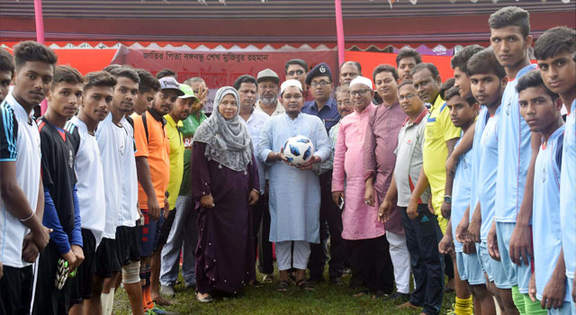 কাউখালীতে শুরু হলো বঙ্গবন্ধু গোল্ডকাপ ফুটবল টুর্নামেন্ট