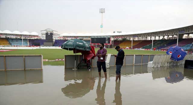 দীর্ঘায়িত হলো পাকিস্তানের ঐতিহাসিক প্রত্যাবর্তন