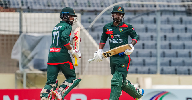 হোয়াইটওয়াশ এড়াতে অস্ট্রেলিয়াকে ২৭৫ রানের লক্ষ্য দিলো বাংলাদেশ