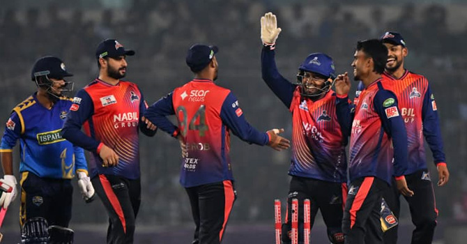 রাজশাহীর হাতে উঠলো বিপিএলের দ্বাদশ শিরোপা
