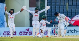 তৃতীয় দিন শেষে সিলেট টেস্ট জয়ের সুবাস পাচ্ছে বাংলাদেশ