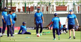 এশিয়া কাপে টিকে থাকায় লড়াইয়ে নামবে বাংলাদেশ