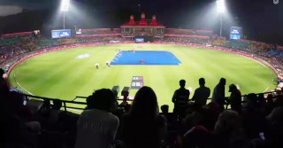 আইপিএল স্থগিত করলো ভারত