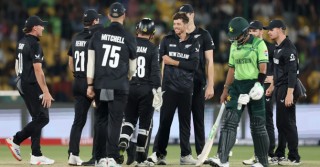 পাকিস্তানের হার, দারুণ শুরু নিউজিল্যান্ডের
