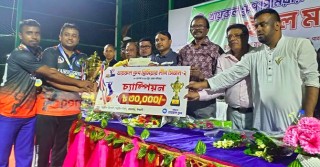 ঈশ্বরদীতে খায়রুল গ্রুপ ক্রিকেট লিগে চ্যাম্পিয়ন রূপপুর রুফটপ