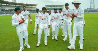 তাসকিন-মিরাজ নৈপুণ্যে প্রথম সেশন বাংলাদেশের