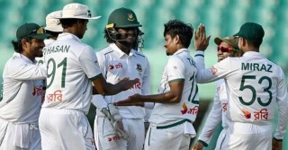 দুদিনের প্রস্তুতি ম্যাচে ৯৫ ওভার ব্যাট করছে বাংলাদেশ
