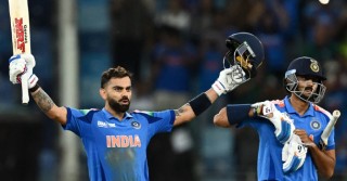 পাকিস্তানকে বিদায়ের দুয়ারে ঠেলে সেমিতে ভারত