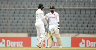 সাকিব-লিটনের ব্যাটে লিড, এখনও শঙ্কায় বাংলাদেশ