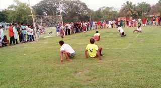 রাজবাড়ীতে প্রতিবন্ধীদের নিয়ে ফুটবল ম্যাচ