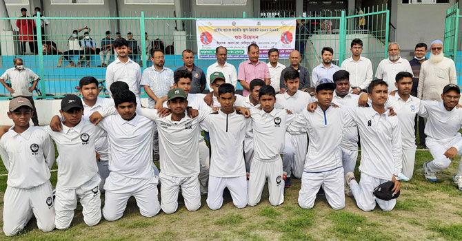 জাতীয় স্কুল ক্রিকেট: শেরপুরের উদ্বোধনী ম্যাচে নবারুণের চমক