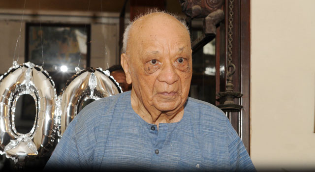 চলে গেলেন শতবর্ষী ক্রিকেটার বসন্ত রাইজি