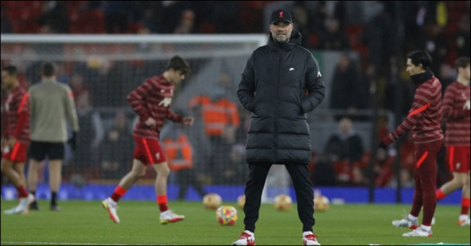 টিকা না নেওয়া ফুটবলাদের দলে ভেড়াবে না লিভারপুল