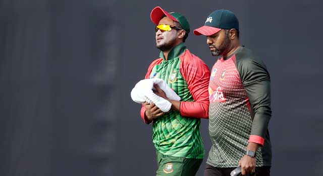 সাকিবকে ছাড়াই নিউজিল্যান্ড গেলেন মাশরাফিরা