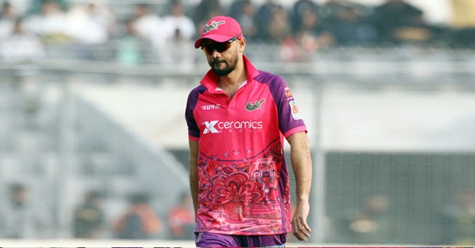Not an ideal situation for me to play BPL, admits Mashrafe