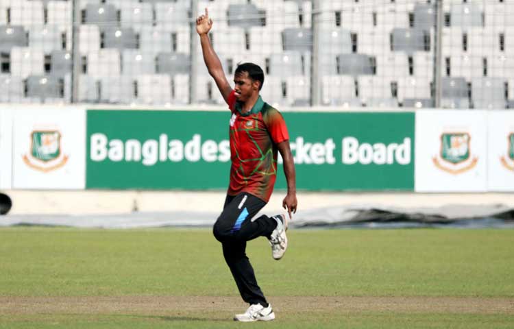 প্রেসিডেন্ট’স কাপের পঞ্চম ম্যাচে তামিম একাদশকে হারানোর ম্যাচে নতুন ধরনের নৃত্য করে পেসার রুববেল হোসেন, ছবি : বিসিবি প্রেসিডেন্ট’স কাপের পঞ্চম ম্যাচে তামিম একাদশকে হারানোর ম্যাচে নতুন ধরনের নৃত্য করে পেসার রুববেল হোসেন, ছবি : বিসিবি