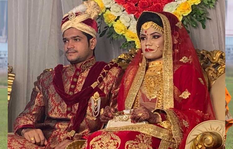 রবেব সাথে বাংলাদেশ জাতীয় নারী ক্রিকেট দলের সদস্য সানজিদা ইসলাম, ছবি : স্যোশাল মিডিয়া থেকে সংগৃহীত রবেব সাথে বাংলাদেশ জাতীয় নারী ক্রিকেট দলের সদস্য সানজিদা ইসলাম, ছবি : স্যোশাল মিডিয়া থেকে সংগৃহীত