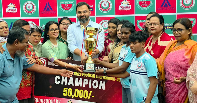নারী ক্রীড়াবিদদের সার্বিক সহযোগিতায় সরকার প্রতিশ্রুতিবদ্ধ: আমিনুল হক