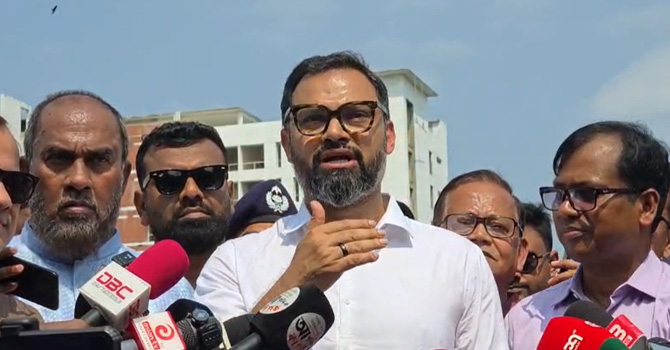 স্টেডিয়ামে দোকান বরাদ্দে অনিয়ম, দ্রুত ব্যবস্থা নেয়ার নির্দেশ ক্রীড়া প্রতিমন্ত্রীর