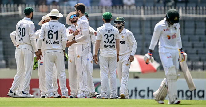 জোড়া উইকেট হারালেও শতরান নিয়ে লাঞ্চ বিরতিতে বাংলাদেশ