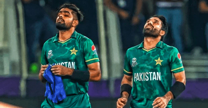 এশিয়া কাপে পাকিস্তান দলে নেই বাবর-রিজওয়ান