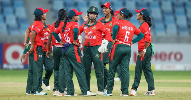 ভারতে কাছে হেরে নারী এশিয়া কাপ থেকে বিদায় নিল বাংলাদেশ