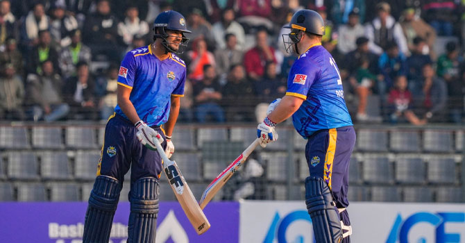 চট্টগ্রামের কাছে পাত্তাই পেল না ঢাকা ক্যাপিটালস