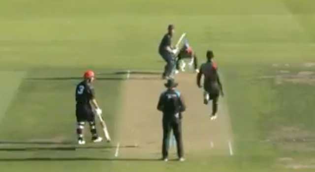 মাহমুদউল্লাহর বোলিং নিয়ে সমালোচনার ঝড় (ভিডিও)