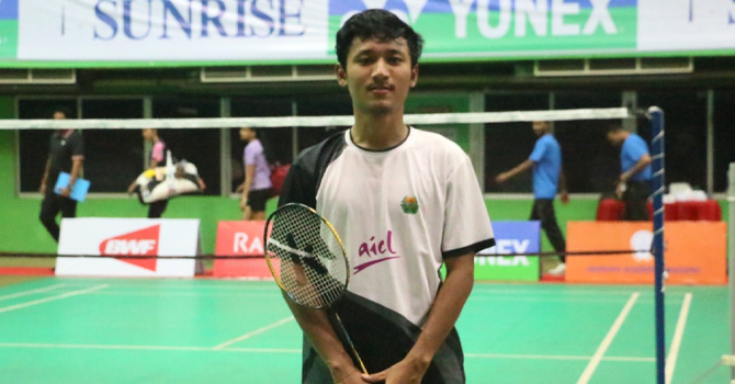 এককে টিকে আছেন গৌরব সিংহ