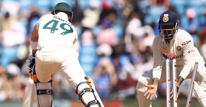 জাদেজার ঘূর্ণিতে নাকাল অস্ট্রেলিয়া