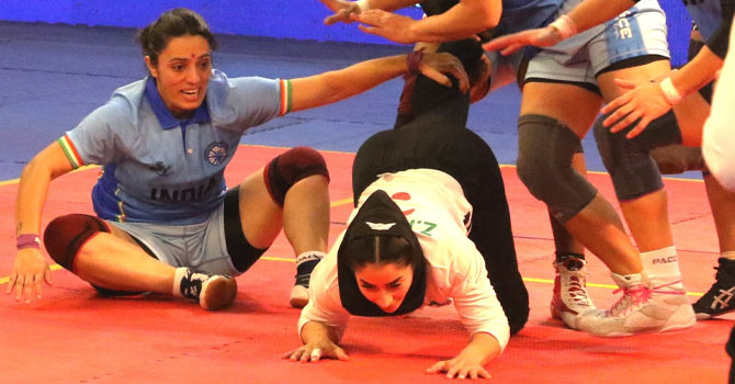 রোমাঞ্চকর লড়াইয়ে ইরানকে হারিয়ে ফাইনালে ভারত