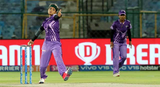 দল হারলেও প্রশংসায় ভাসছেন জাহানারা
