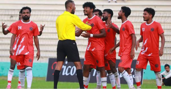 রাজশাহীতে শুরু হলো জেলা প্রশাসক গোল্ডকাপ ফুটবল