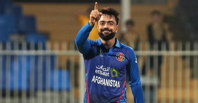 ৬৫০ উইকেটের চূড়ায় রশিদ