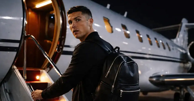 ব্যক্তিগত বিমানে সৌদি আরব ছেড়েছেন রোনালদো