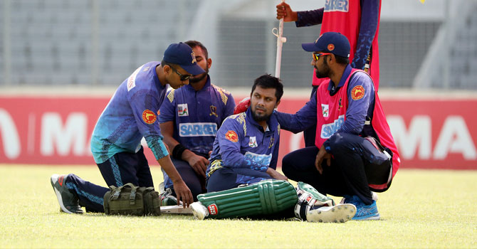 আমিনের সেঞ্চুরি ম্লান করে মাশরাফির রূপগঞ্জের নাটকীয় জয়