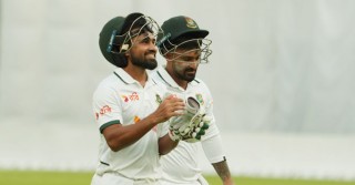 ভুল শুধরে দ্বিতীয় ইনিংসে ঘুরে দাঁড়াতে পারবে কি বাংলাদেশ?