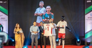 নতুন অফিসিয়াল জার্সি পেল হামজা-জামালরা