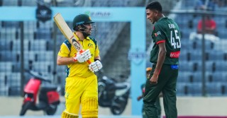 জশ ইংলিসের দিকে তেড়ে যাওয়ায় নাহিদ রানাকে আইসিসির তিরস্কার