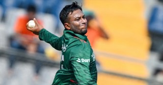 মোস্তাফিজের রেকর্ডের দিনে সাকিবের নট আউট ‘৭০০’