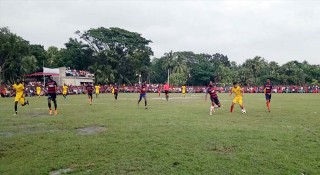 লাখ টাকার ফুটবল টুর্নামেন্টের উদ্বোধনী খেলায় গাংনিয়ার জয়