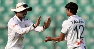 তাইজুলের পাঁচ শিকার, শেষ সেশনে ঘুরে দাঁড়ায় বাংলাদেশ