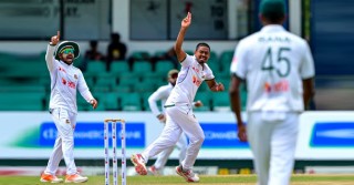 তাইজুলের পাঁচ শিকার, ২১১ রানের লিডে থামলো শ্রীলঙ্কা
