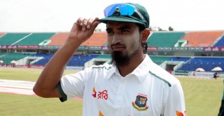 তানজিম সাকিবের মাথায় ১০৭তম টেস্ট ক্যাপ